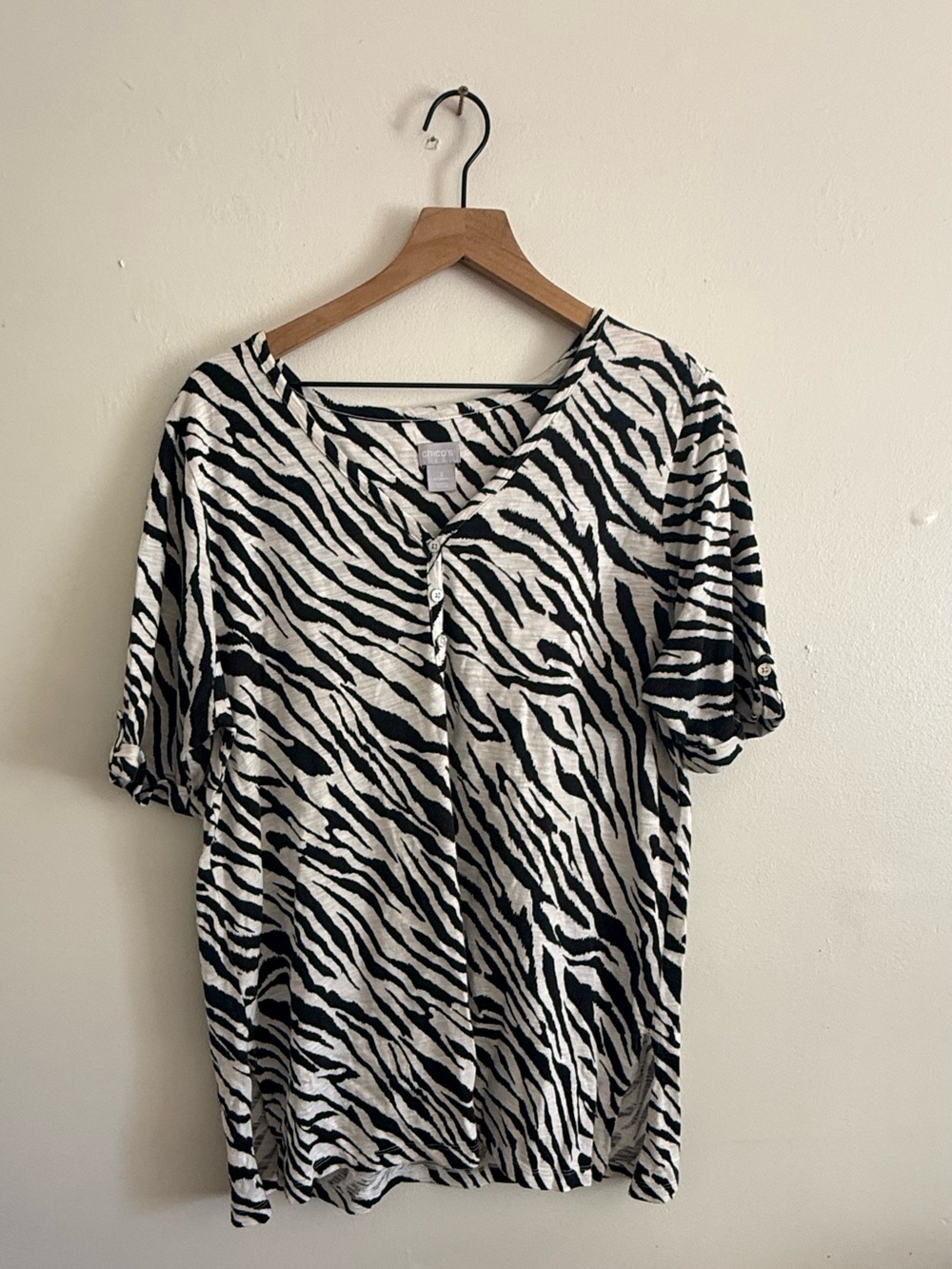 Chico's Black & White Zebra-Print V-Neck Button Front Top
